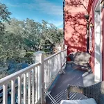 201 York #3 - Homey Downtown 2 Bedroom Steps From The River