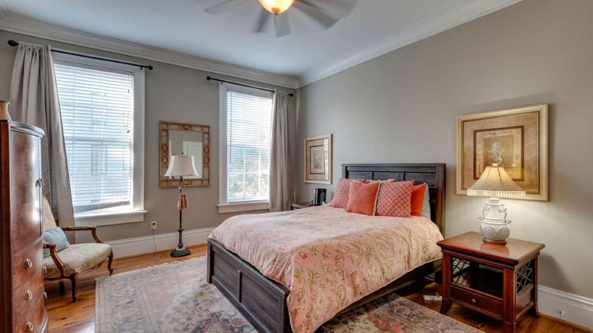 201 York #3 - Homey Downtown 2 Bedroom Steps From The River Apartmán