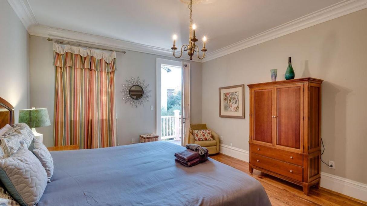 Apartmán 201 York #3 - Homey Downtown 2 Bedroom Steps From The River *